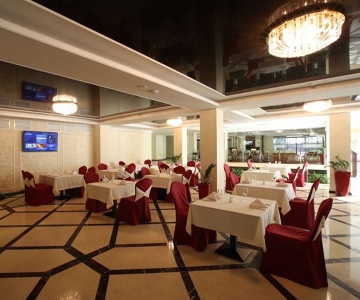 City Hotel Bisjkek Eksteriør billede