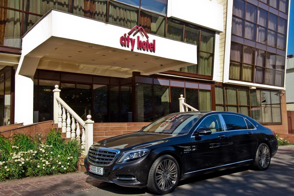 City Hotel Bisjkek Eksteriør billede