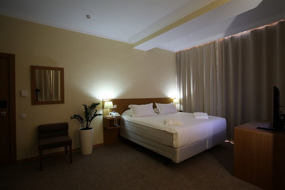 City Hotel Bisjkek Eksteriør billede