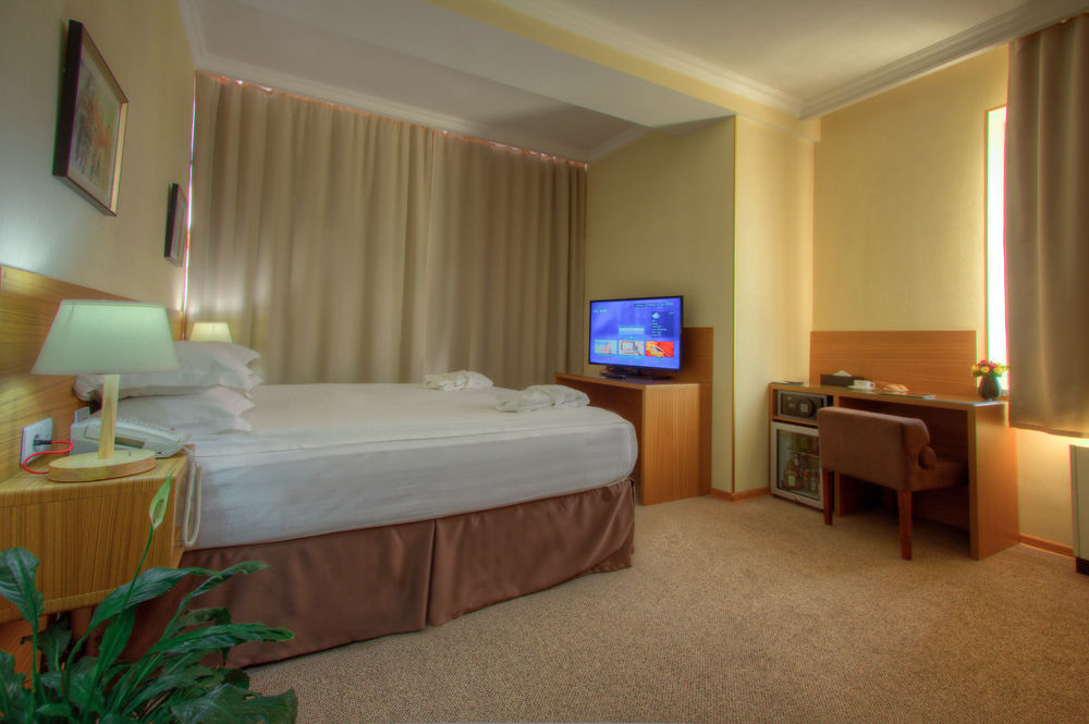 City Hotel Bisjkek Eksteriør billede