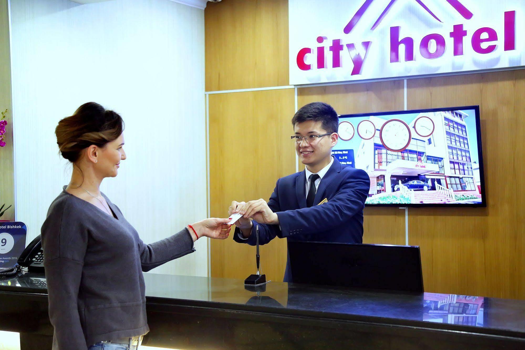 City Hotel Bisjkek Eksteriør billede